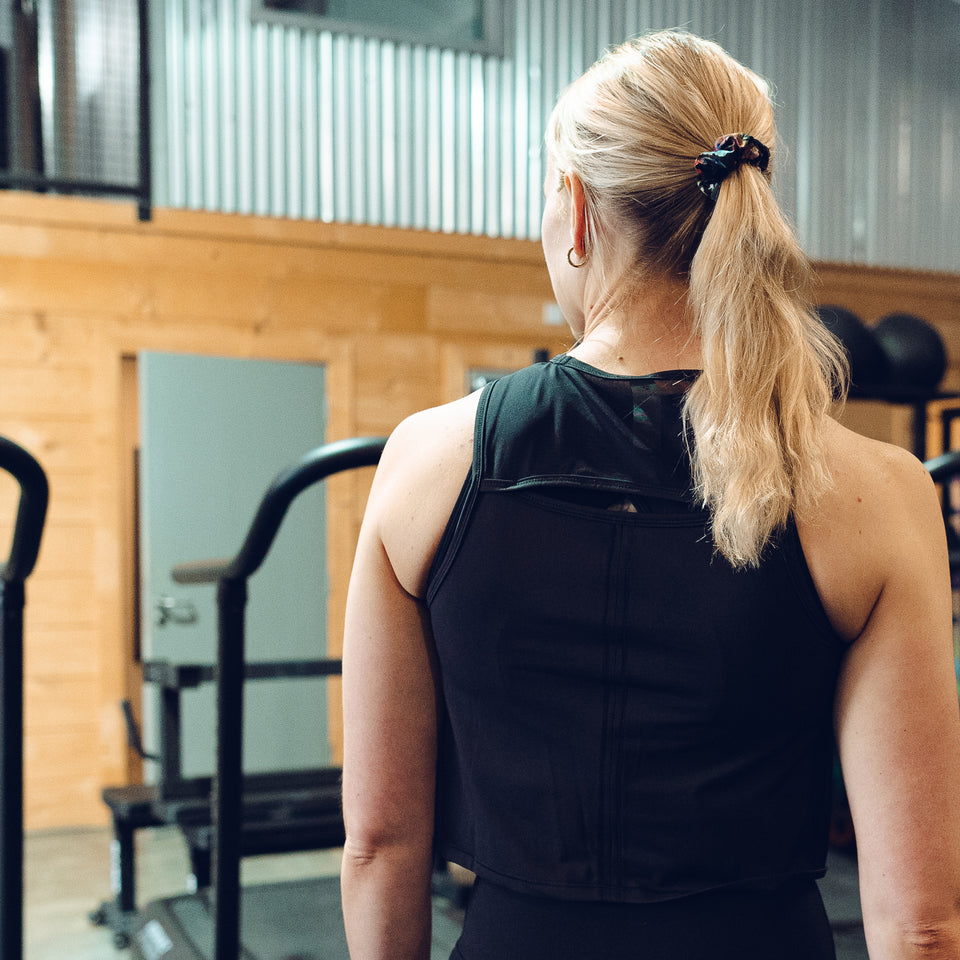 PERFORMANCE CROPPED TANK TOP [Black]